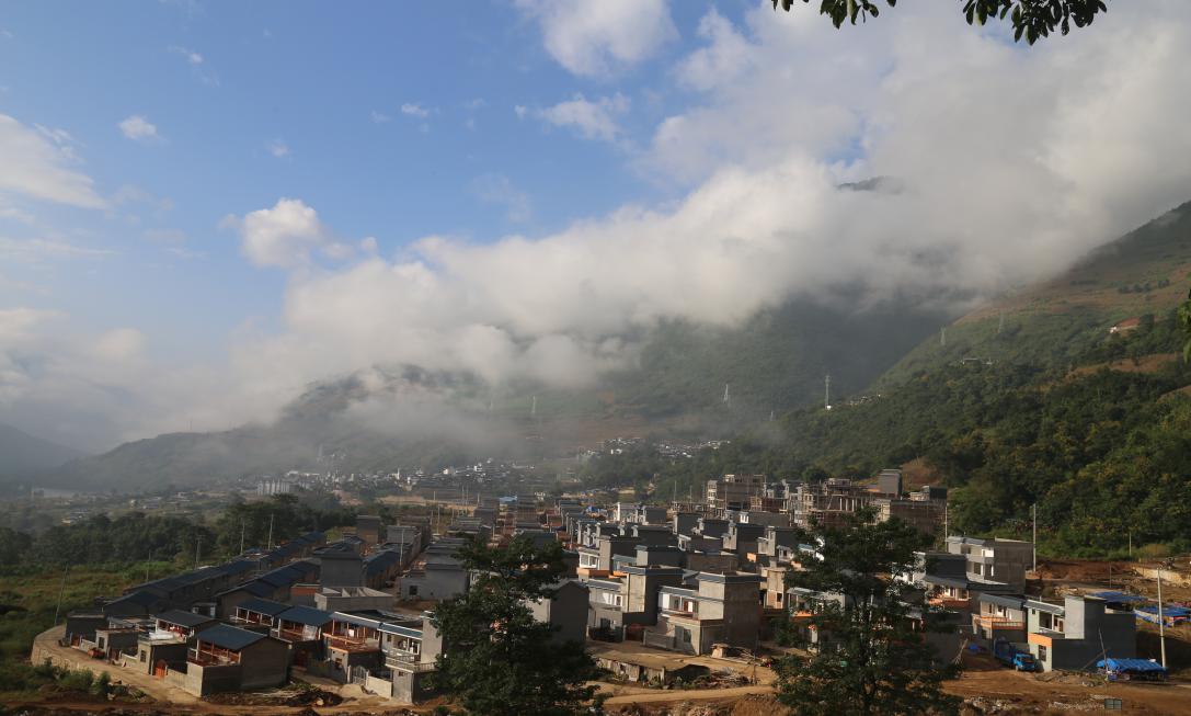 碧寨乡:贫困户搬家搬出新生活-龙陵县人民政府门户网站